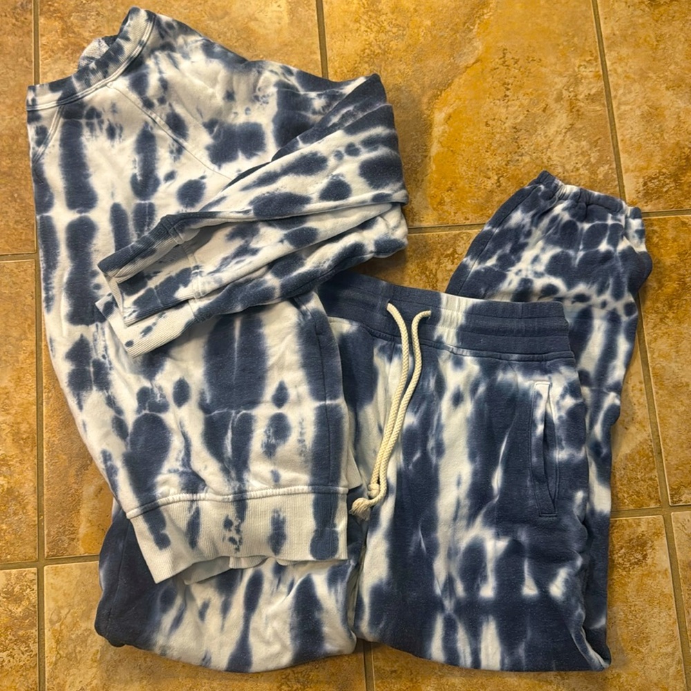 Lou & Grey Lounge Set